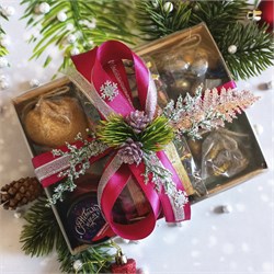 Чайный набор с зеленым чаем и сладостями "Рождественский бокс" NYO-11 Чайный набор с зеленым чаем и сладостями "Рождественский бокс" NYO-11