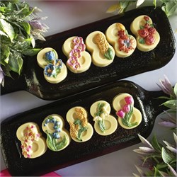 Фигурный белый шоколад "Цветы Восьмерки" 2700