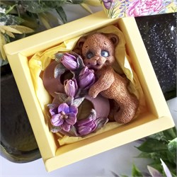 Подарочный фигурный молочный шоколад "Мишка 8 Марта" 2665-М